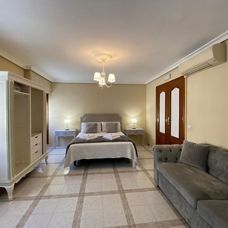 Casa De Huespedes Vecinodecerbantes Hotel Alcalá de Henares Kültér fotó