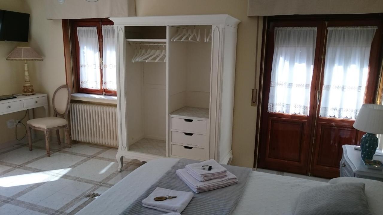 Casa De Huespedes Vecinodecerbantes Hotel Alcalá de Henares Kültér fotó