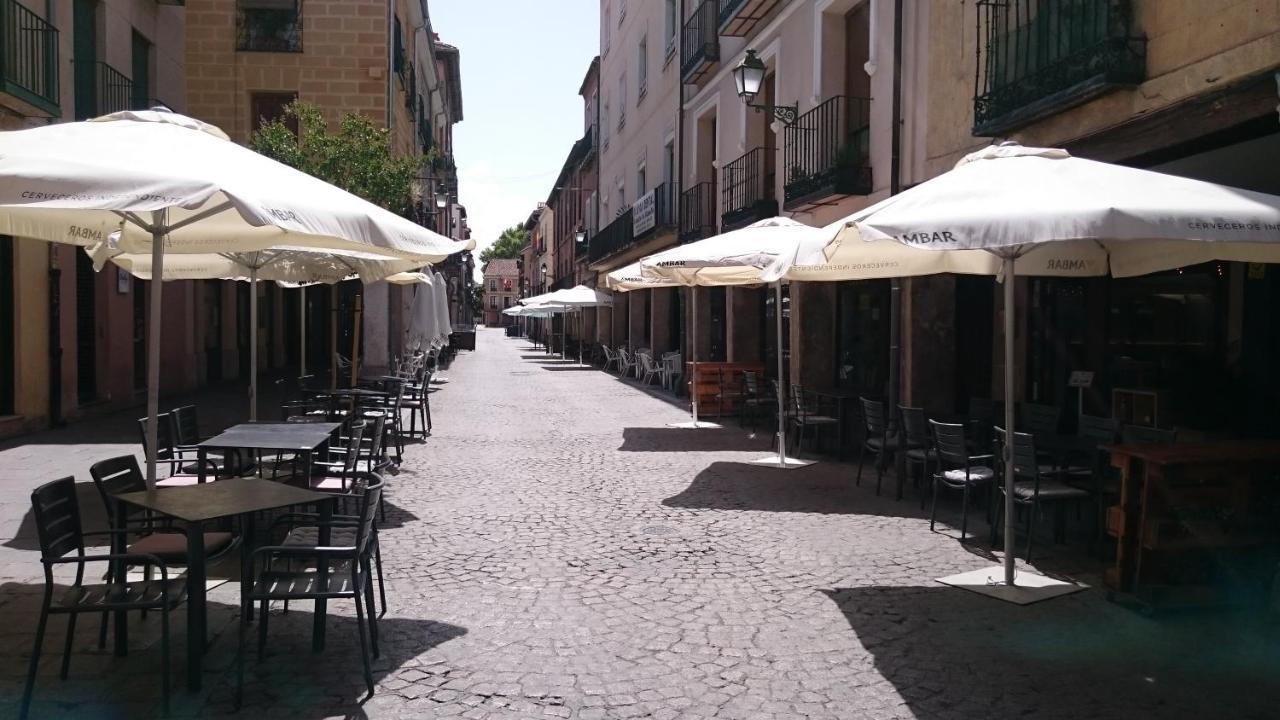 Casa De Huespedes Vecinodecerbantes Hotel Alcalá de Henares Kültér fotó