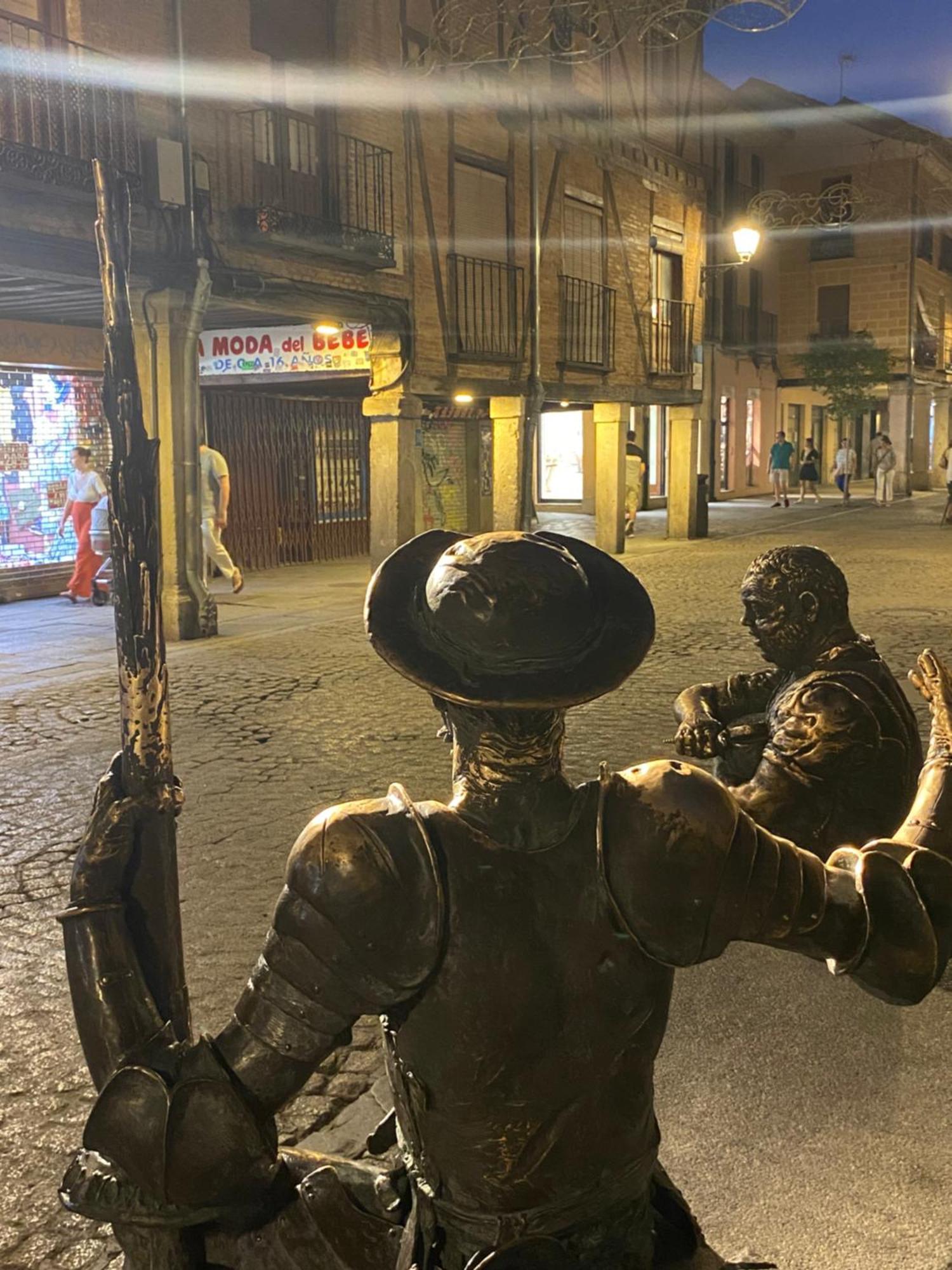 Casa De Huespedes Vecinodecerbantes Hotel Alcalá de Henares Kültér fotó